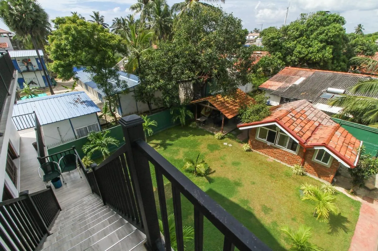 Lioni Holidays Villa Negombo Hotel