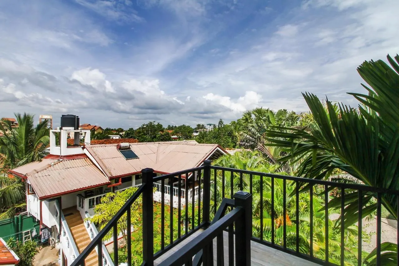 Lioni Holidays Villa Negombo Hotel